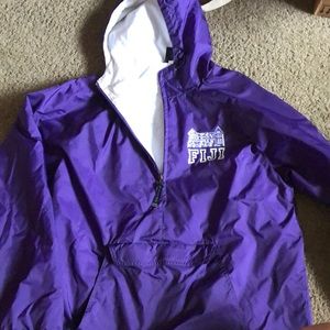 FIJI wind breaker